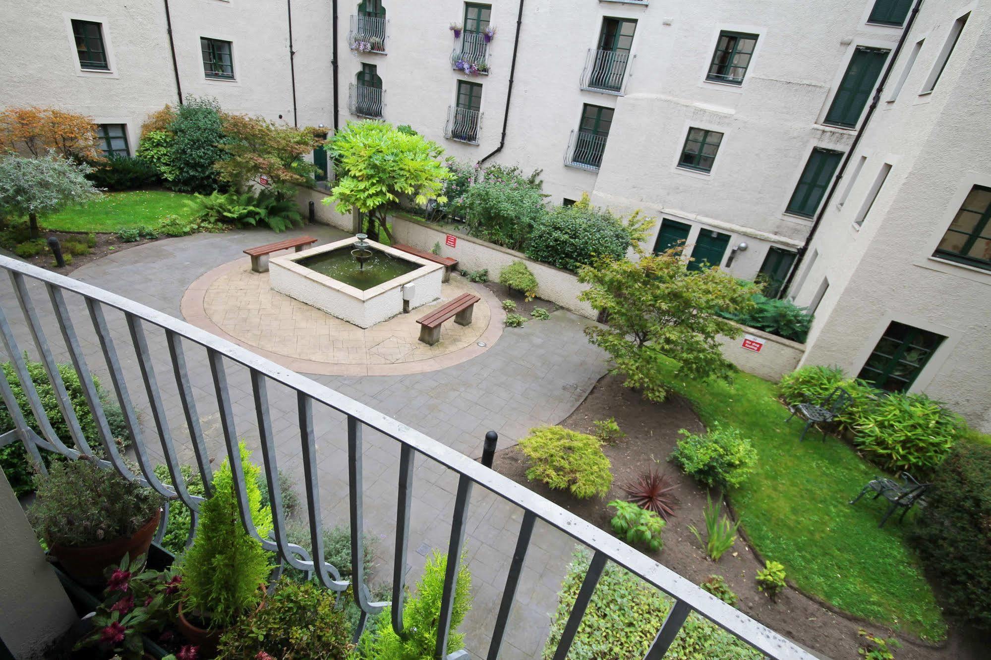 Edinburgh City Center Coady Apartment Sleeps 5 Free Car Park Space Екстер'єр фото
